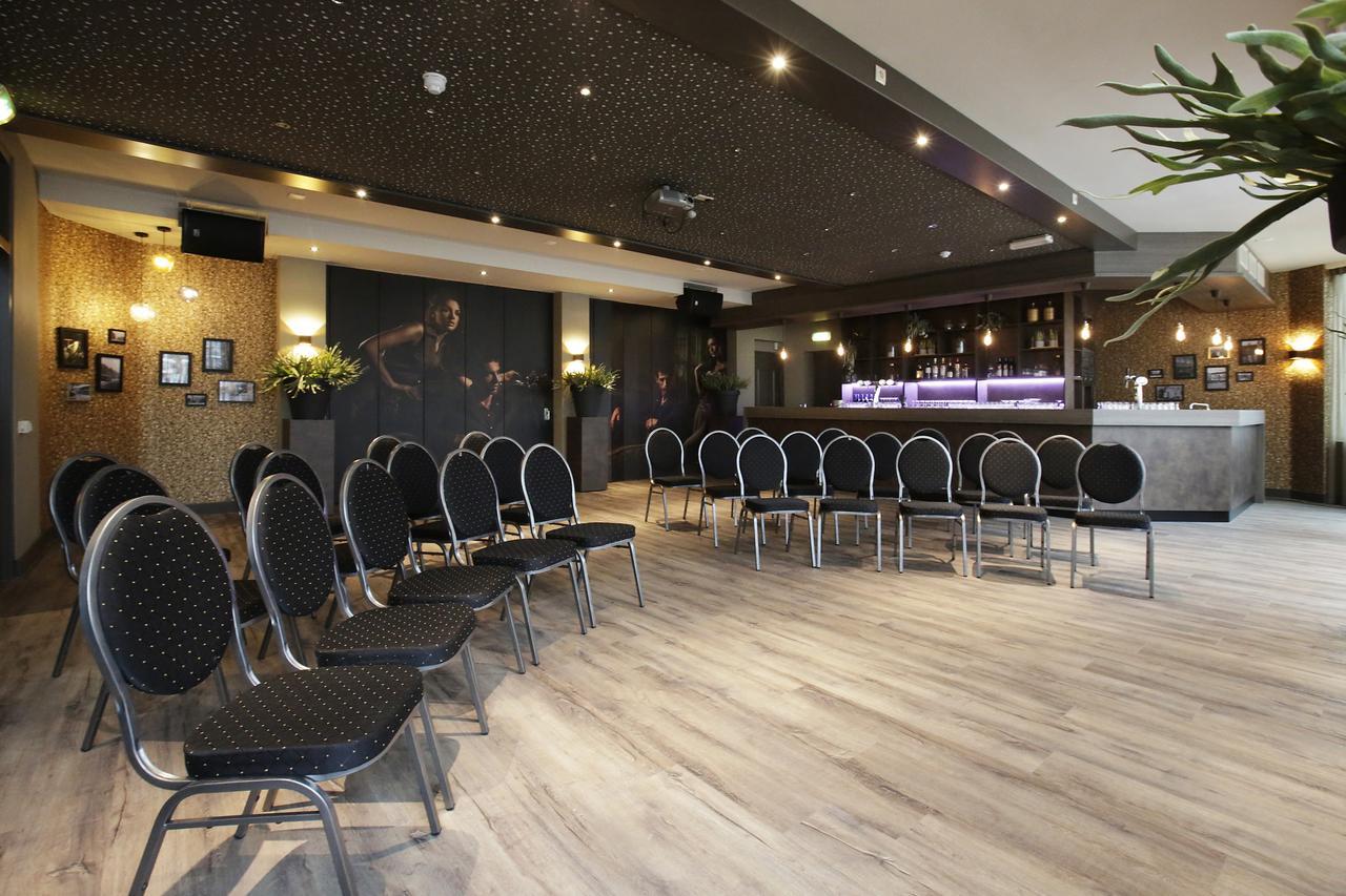 Hotel De Valk Valkenswaard Exterior photo